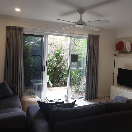 Pet Friendly & Spacious Two Bedroom Guest Unit Caloundra Exterior foto