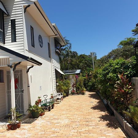 Pet Friendly & Spacious Two Bedroom Guest Unit Caloundra Exterior foto